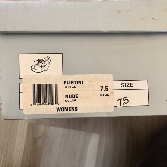 Volatile Gold Lace Up Flirtinini Open Toe Cork Wedge Heels, Size 7.5 - Picture 14 of 14